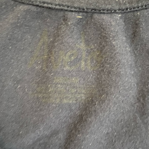 V-Neck T-Shirt Aveto - Picture 4 of 9